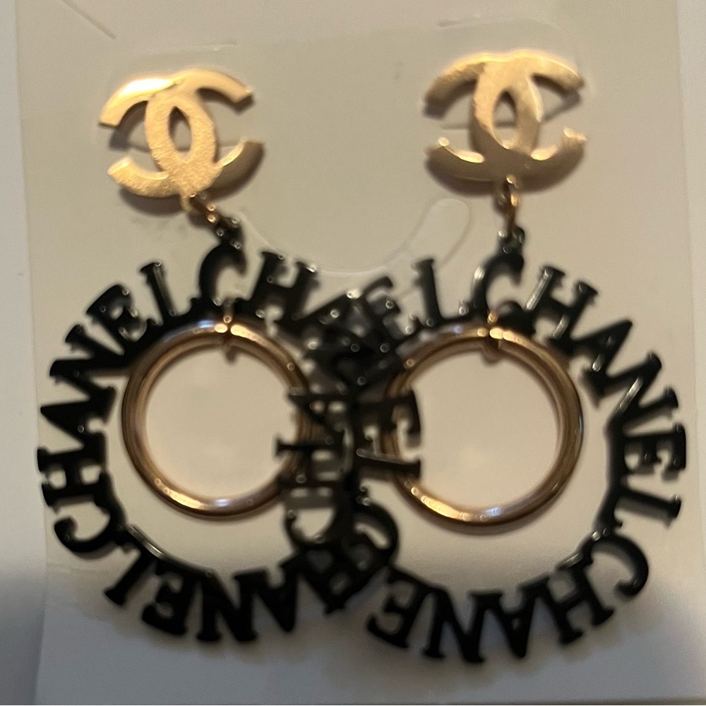 Nice earrings bigger saise color black end gold natural